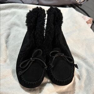UGG Kids Black Alena moccasin Slippers/ shoes  with sheep skin Lining